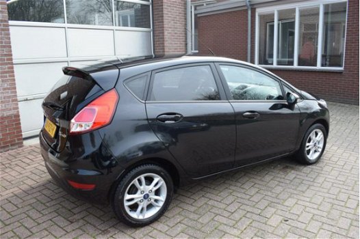 Ford Fiesta - 1.0 Style verwarmde voorruit/stoelen geen afleveringskosten - 1