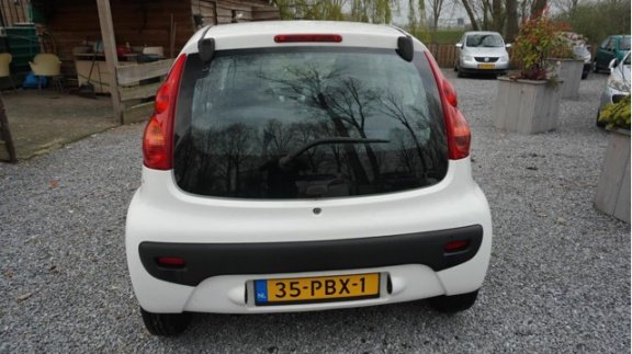 Peugeot 107 - 1.0-12V XR bjr 2011 nw-model stuurbk nieuwe apk zeer zuinig - 1