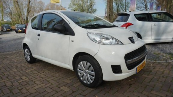 Peugeot 107 - 1.0-12V XR bjr 2011 nw-model stuurbk nieuwe apk zeer zuinig - 1