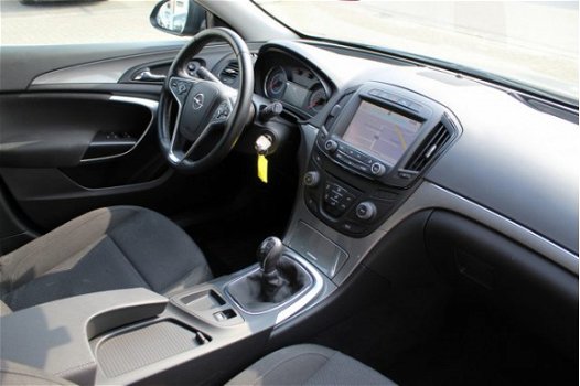 Opel Insignia Sports Tourer - 1.4 T EcoFLEX Business+ Navigatie/Climate controle/Cruise controle/Par - 1