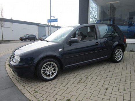 Volkswagen Golf - 1.9 SDI Trendline - 1