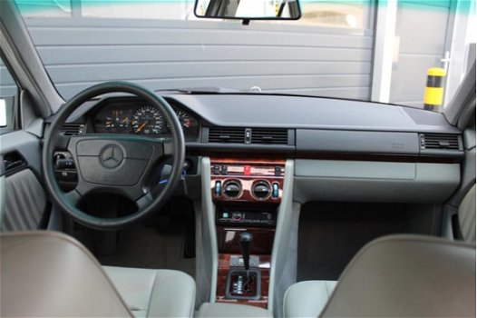 Mercedes-Benz E-klasse - 420 Sportline Lederen bekleding, Schuifdak, Zeer netjes, Youngtimer - 1