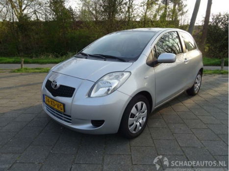 Toyota Yaris - 1.3 VVTi Sol, airco - 1