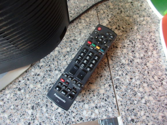 Panasonic LCD TV op draaibare voet. - Afbeelding 6