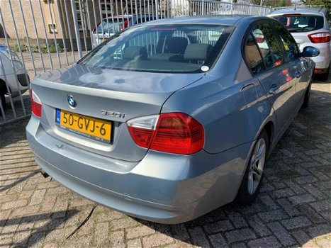 BMW 3-serie - 320i - 1