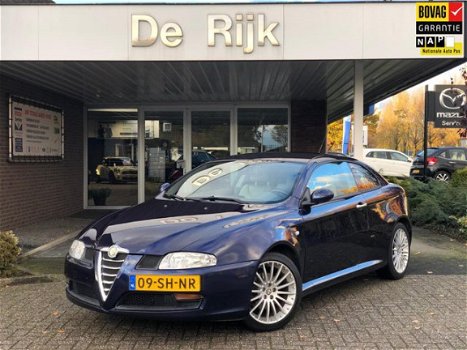 Alfa Romeo GT - 2.0 JTS Distinctive Selespeed SEMI-AUTOMAAT | LEDER, NAVI, PDC | NAP | - 1