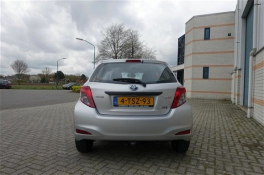 Toyota Yaris - 1.5 Full Hybrid Aspiration lm velgen - afn. trekhaak - mf stuur - 1