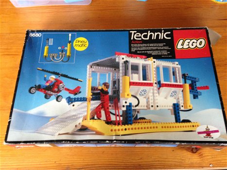 Lego Technic set 8680: Arctic Rescue Base - 1