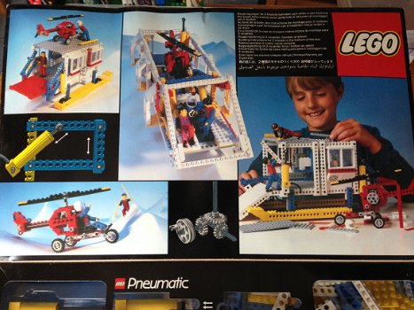 Lego Technic set 8680: Arctic Rescue Base - 4