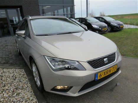 Seat Leon ST - 1.6 TDI Style Business Ecomotive LEDER Led Koplampen Stoelverw Navi Clima PDC Bluetoo - 1