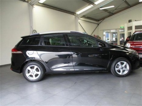 Renault Clio - 90 pk Energy Expression / navi / pas 37725km - 1