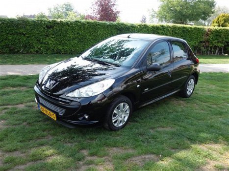 Peugeot 206 - 1.4 Millesim 200 Airco, Electrische pakket, 5 deurs, Metaallak, Mistlampen voor, Airba - 1