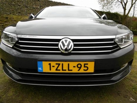 Volkswagen Passat Variant - NEW DSG/HIGH-LINE/FULL-LED/3XCHROME/URANO/ALCANTARA/INR&GAR.MOGELIJK - 1