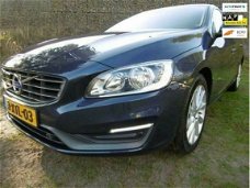 Volvo V60 - ADAPTIVE CRUISE/BLIS/LANEWARNING/PRIVACY/TREKH./INR&GAR.MOGELIJK