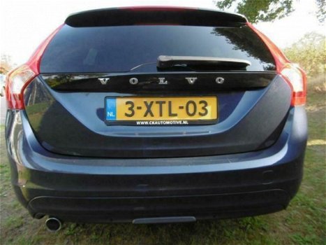 Volvo V60 - ADAPTIVE CRUISE/BLIS/LANEWARNING/PRIVACY/TREKH./INR&GAR.MOGELIJK - 1