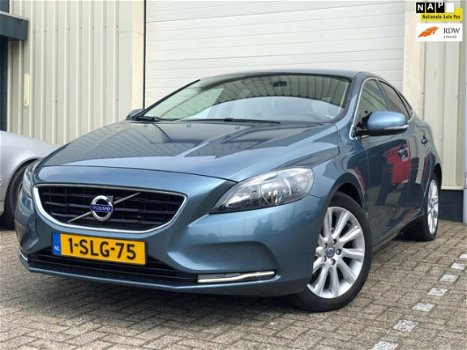 Volvo V40 - 1.6 D2 Summum 1e EIGENAAR DISTSET V.V. BTW auto DEALER ONDERH - 1