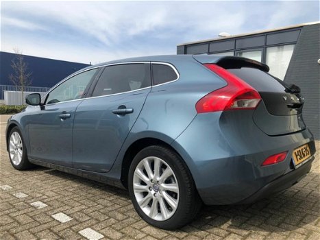 Volvo V40 - 1.6 D2 Summum 1e EIGENAAR DISTSET V.V. BTW auto DEALER ONDERH - 1