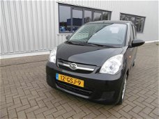 Daihatsu Cuore - 1.0 Premium Airco Stuurbekrachtiging Zwart