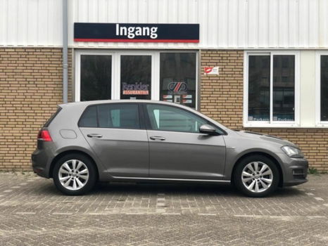 Volkswagen Golf - 1.6 TDI Highline BlueMotion - 1