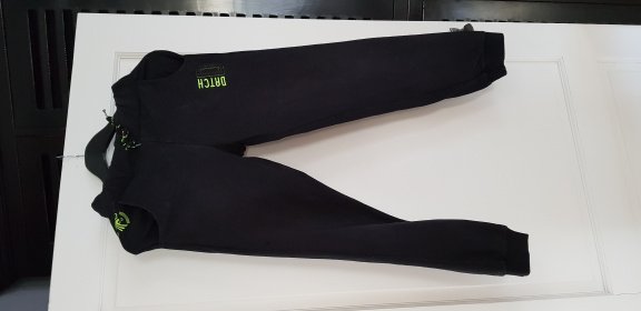 Datch Gym zwarte joggingbroek met neon gele print maat 140/146 - 1