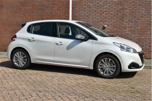 Peugeot 208 - ALLURE 1.2 PURETECH 82PK | ARMSTEUN | NAVIGATIE - 1