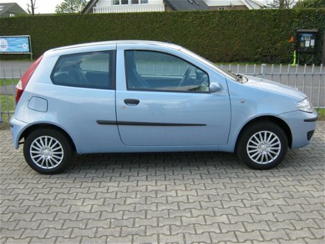 Fiat Punto - 1.4-16V Dynamic - 1