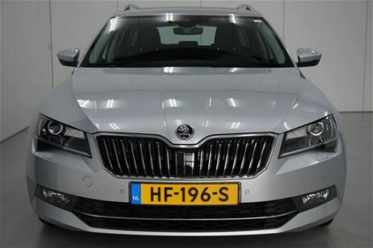 Skoda Superb Combi - 1.6 TDI Style Business / Panorama / Achteruitrijcamera / Stoelverwarming - 1