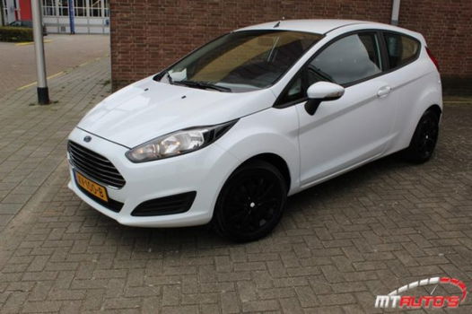 Ford Fiesta - 1.25 Champions Edition - 1