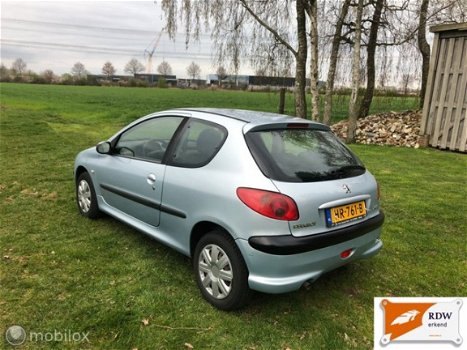 Peugeot 206 - 1.1 Pop' Art AIRCO/ZUINIGE AUTO/DB RIEM VERVANGEN - 1