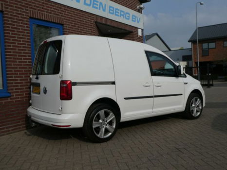 Volkswagen Caddy - 2.0 TDI 102pk BMT Highline NL-Auto Airco Cruise Control Navigatie €295 Lease - 1