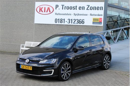 Volkswagen Golf - 1.4 TSI GTE 7% BIJTELLING Navigatie/Panoramadak/Xenon + Led/Pdc voor achter/Keyles - 1