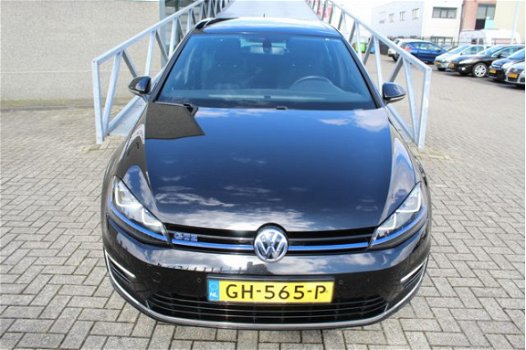 Volkswagen Golf - 1.4 TSI GTE 7% BIJTELLING Navigatie/Panoramadak/Xenon + Led/Pdc voor achter/Keyles - 1