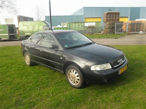 Audi A4 - 2.4 V6 Advance CLIMA, CLIMA, 6 CILINDER, 4XELECRAMEN - 1