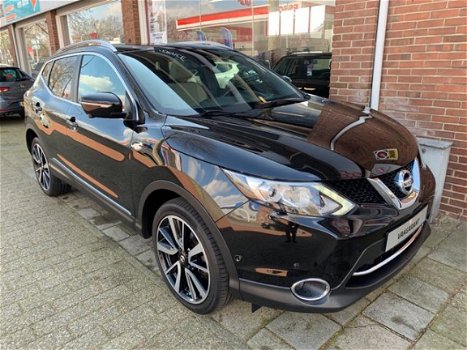 Nissan Qashqai - 1.2 Premier Edition | panoramadak | stoel verwarming | leder en alcantara bekleding - 1