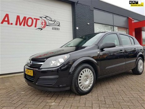 Opel Astra - 1.6 Essentia NETTE AUTO , RIJDT SCHAKELT , AIRCO .TREKHAAK - 1