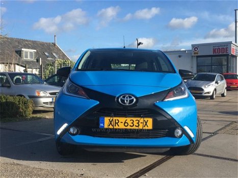 Toyota Aygo - 1.0 VVT-i x-play Airco | Cruise control | achteruitrijcamera | Navigatie | 5DRS - 1