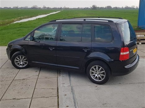 Volkswagen Touran - 1.9 TDI 77KW 2006 Zwart 7-Zits/Airco/NAP - 1