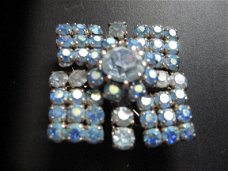 Broche, vierkant blauw jaren '50...3 x 3 cm