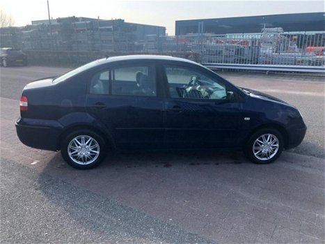 Volkswagen Polo - SEDAN 1.4 BENZINE AIRCO Nieuwe Apk - 1