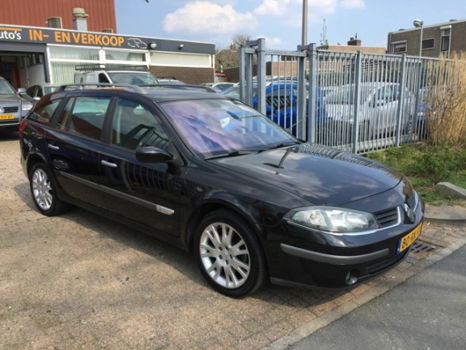 Renault Laguna Grand Tour - 2.0-16V Privilège - 1