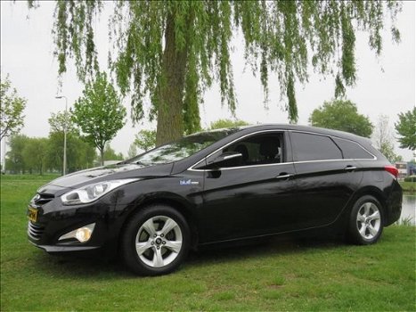 Hyundai i40 Wagon - 1.7 CRDi Business Edition *2013* NAVIGATIE TREKHAAK *NL-AUTO* BOVAG - 1