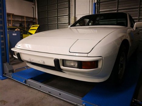 Porsche 924 - 2.0 Coupé WINTERPREIS, TÜV und H-Zulassung INKLUSIVE Viele neue Teile wie neue Bremsen - 1