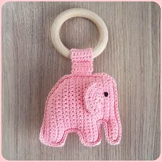 Rammelaar + bijting olifantje | handgemaakt | roze