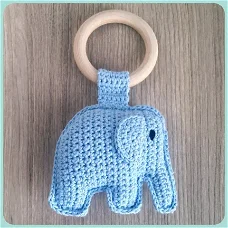 Rammelaar + bijting olifantje | handgemaakt | blauw