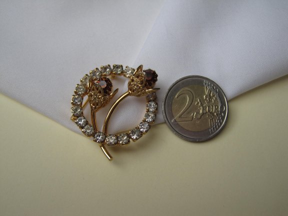 Broche goudkleurig bloemtakje in rijnsteen cirkel met twee - Afbeelding 6