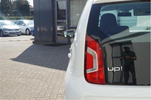 Volkswagen Up! - 1.0 60pk Move Up 5.drs | Airco | Electr. ramen | Navi - 1