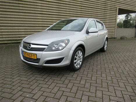 Opel Astra - 1.6 Edition 5 deurs [ ecc, audio, lmv, cruise ] - 1