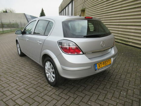 Opel Astra - 1.6 Edition 5 deurs [ ecc, audio, lmv, cruise ] - 1