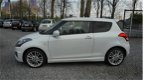 Suzuki Swift - 1.6 Sport super mooie swift key-less 70dkm airco cruisct nieuwe banden echt iets mooi - 1 - Thumbnail