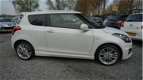 Suzuki Swift - 1.6 Sport super mooie swift key-less 70dkm airco cruisct nieuwe banden echt iets mooi - 1 - Thumbnail